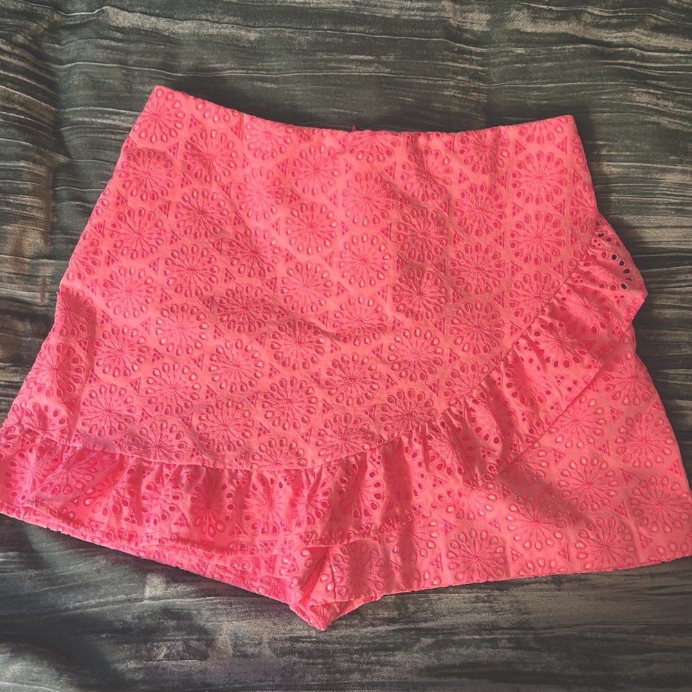 Lilly Pulitzer Cotton Lace Shorts EUC! sz 4. LillyP chic hot pink shorts